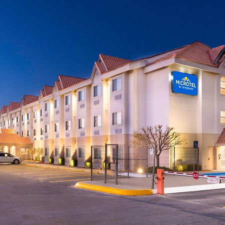 Microtel Inn & Suites By Wyndham Chihuahua Esterno foto