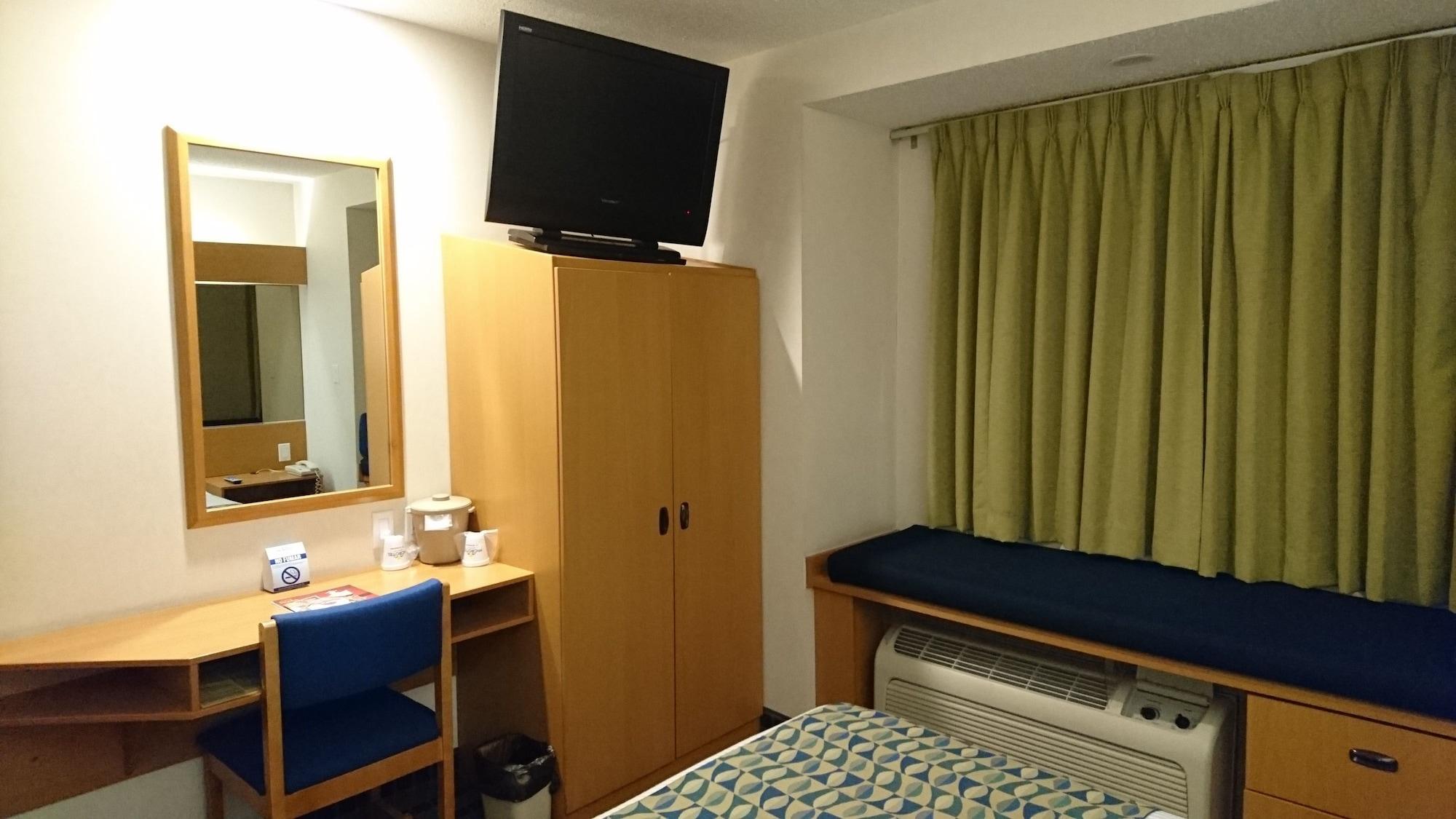 Microtel Inn & Suites By Wyndham Chihuahua Esterno foto