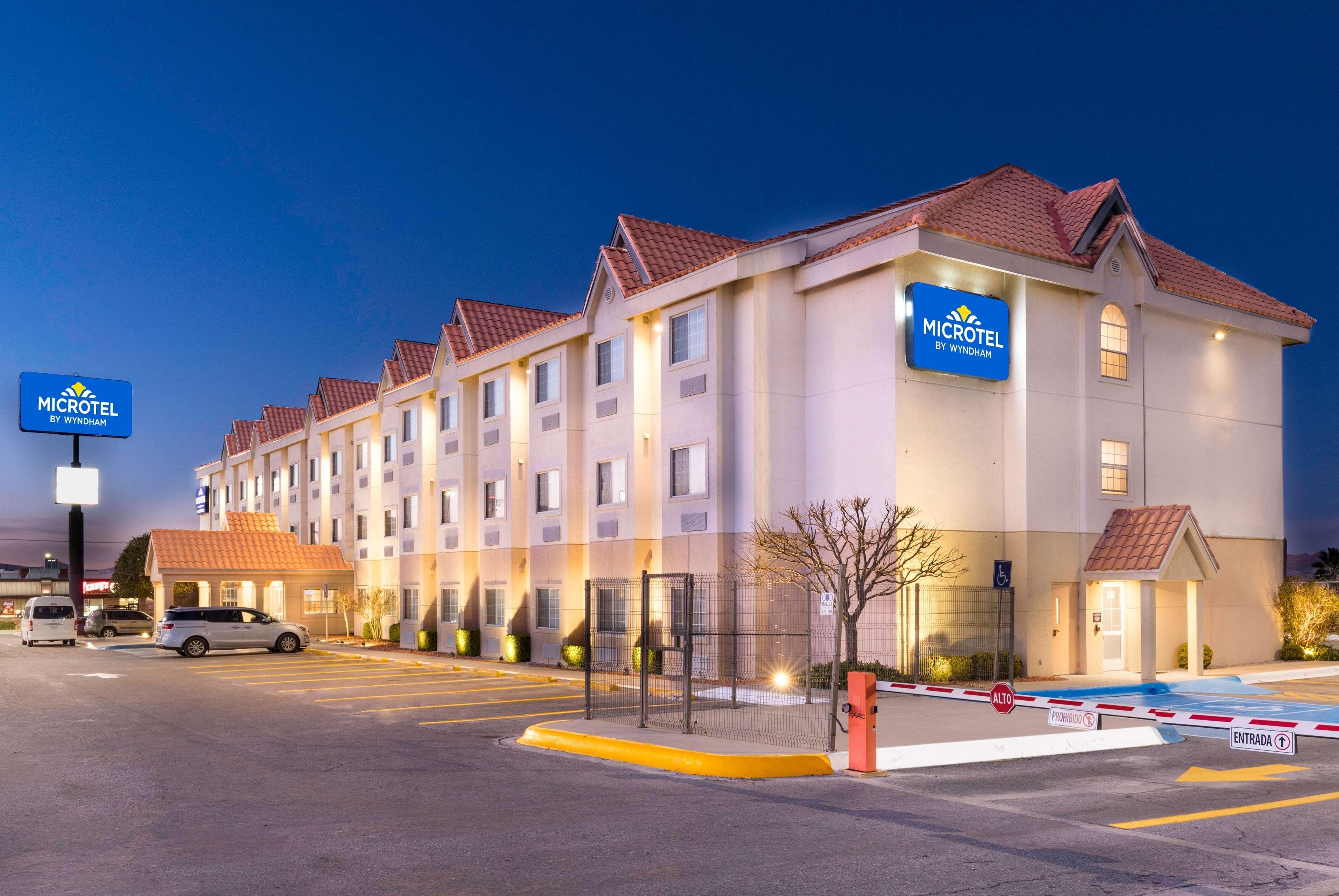 Microtel Inn & Suites By Wyndham Chihuahua Esterno foto