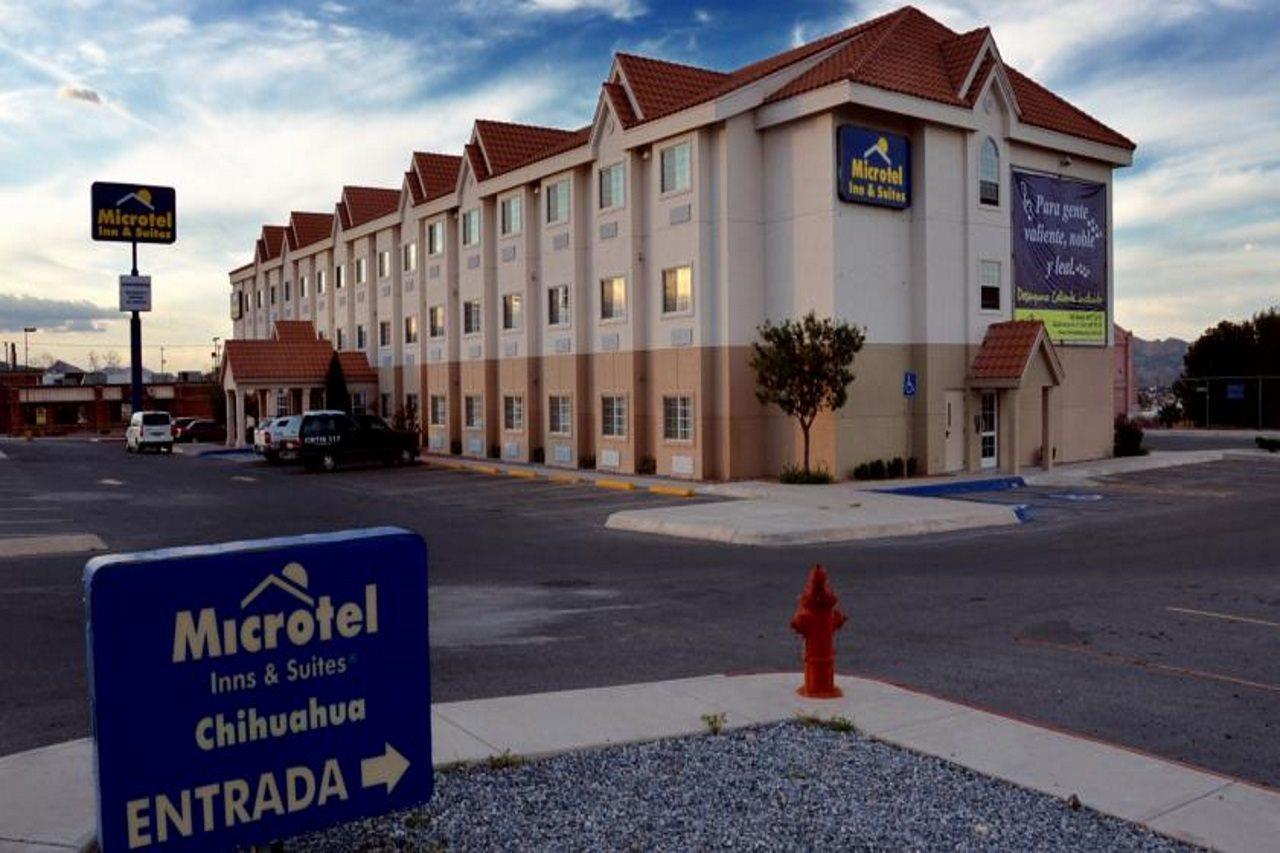 Microtel Inn & Suites By Wyndham Chihuahua Esterno foto